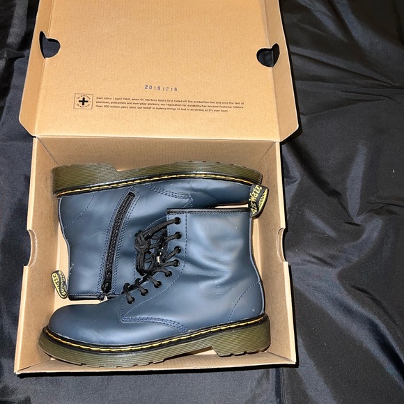 Dr Martens - Picture 4 of 4